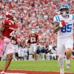 Ole Miss' bodnutie v Oklahome vedie popredných univerzitných futbalových gigantov 9. týždňa