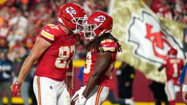Patrick Mahomes, Travis Kelce vedú Chiefs, aby ovplyvňovali lídrov Patrick Mahomes, Travis Kelce vedú Chiefs, aby ovplyvňovali lídrov