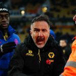 Vitor Pereira reaguje na fanúšikov Wolverhamptonu Wanderers po záverečnom hvizde zápasu
