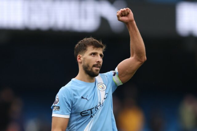 Podpora mesta Manchester v skutočnosti začala získavať silnejšie. 


