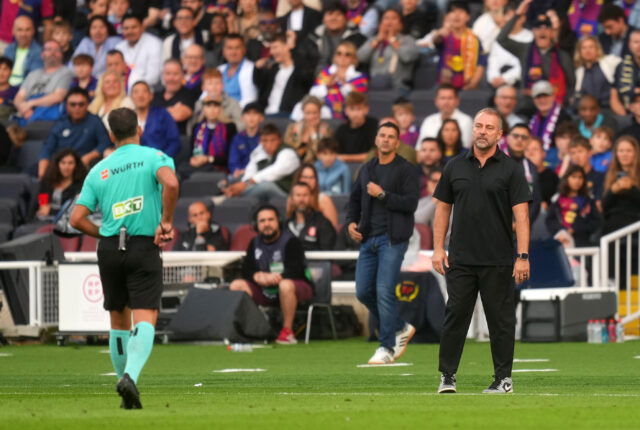 Podvozok Hansi Flick z Barcelony pre El Clasico 

