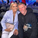 James McClean (vpravo), na obrázku s manželkou Erin, hovorí, že sa bála, že bude zastrelený