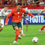 Futbalový futbal - Majstrovstvá sveta - kvalifikácie UEFA - Skupina F - Maďarsko V Portugalsko - Puskas Arena, Budapešť, Maďarsko - 9. septembra 2025 Portugalský Cristiano Ronaldo skóruje svoj druhý gól z Penalty Spot Reuters/Bernadett Szabo TPX