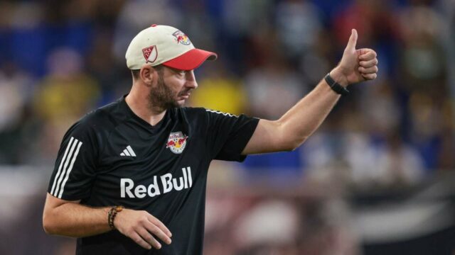 Požiarny vlak Red Bulls Sandro Schwarz Požiarny vlak Red Bulls Sandro Schwarz
