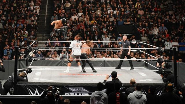 Predchádzajúci šampión WWE reaguje na identifikáciu skupinového spoločníka, ktorý hľadá názov piesne 

