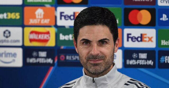 Mikel Arteta hovorí počas konferencie