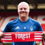 Sean Dyche je šikovný pracovník v Nottingham Forest. Ukázal, najmä v Burnley, ale aj vo Watforde a Evertone, že vie zjednotiť tím.