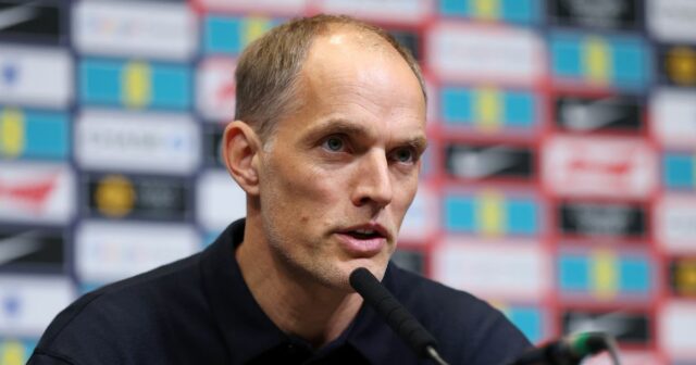 Londýn, Anglicko - 3. októbra: Thomas Tuchel, hlavný tréner Anglicka, hovorí s médiami počas tlačovej konferencie na štadióne Wembley 3. októbra 2025 v Londýne v Anglicku. (Foto: Richard Pelham/Getty Images)