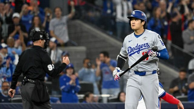 Priaznivci Blue Jays hlučne pišťajú Shohei Ohtani v Rogers Center Priaznivci Blue Jays hlučne pišťajú Shohei Ohtani v Rogers Center vo Video Game 1