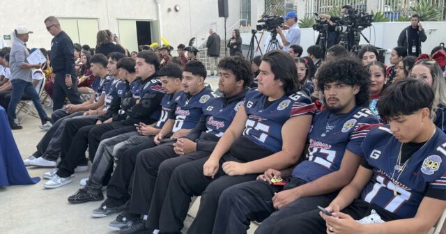 Prípravný rozhovor: Je to Garfield vs. Roosevelt v East LA Standard 

