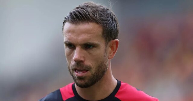 Jordan Henderson z Brentfordu sa zahrieva