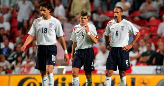 Steven Gerrard bol štipľavý o svojich myšlienkach o predchádzajúcej generácii Anglicka