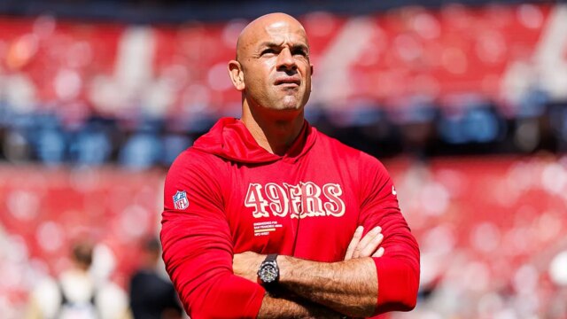 Robert Saleh sa po videohre bojuje s inštruktorom Jaguars Liam Coen 

