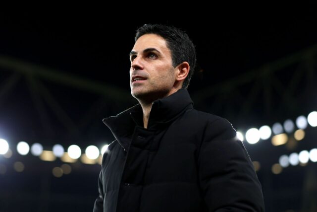 "Robí len to, čo vie najlepšie, a to hrať futbal."
