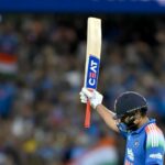 Rohit Sharma získava útulnú funkciu na termináli letiska v Bombaji po návrate z AUS vs IND 2025 ODI (Watch)