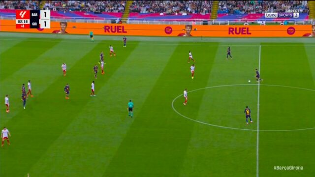 Ronald Araujo zasiahol v čase blokovania, keď Barcelona vedie 

