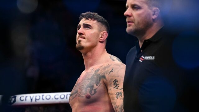 Rovnako ako Tom Aspinall verzus Jon Jones 

