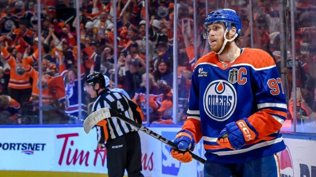Šampióni a porazení rozšírenie dohody Connor McDavid 

