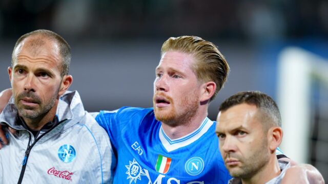 Serie A: De Bruyne z Neapolu už tento rok pravdepodobne Serie A: De Bruyne z Neapolu už tento rok pravdepodobne nebude hrať, pretože klub potvrdil zranenie stehennej šľachy