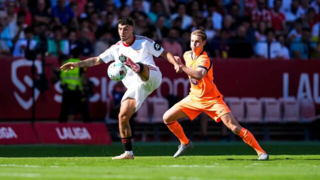 Sevilla pred nami zverejňuje, ako odpojili zadnú líniu Barcelony 

