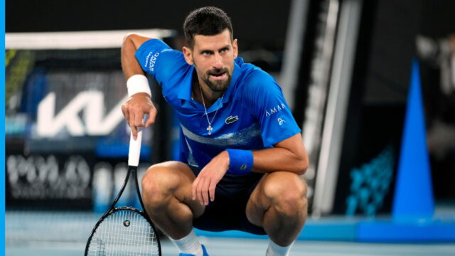 Skĺzne Novak Djokovic, ktorý spôsobuje problémy so zranením? Popredný profesionál zvažuje v 

