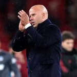 Arne Slot potrebuje nájsť riešenia v Liverpoole