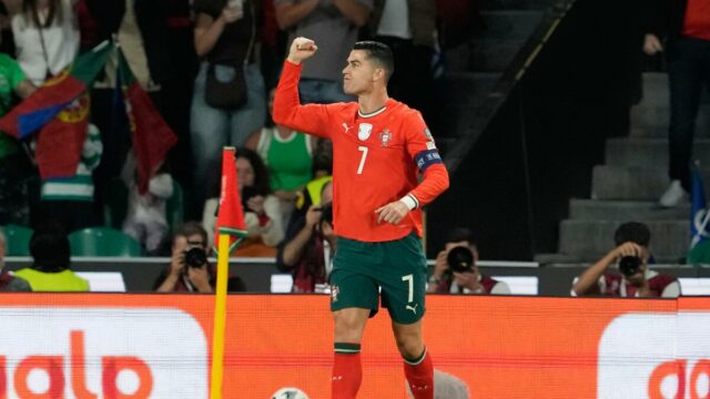 Syn Cristiana Ronalda debutuje v Portugalsku v tíme do 16 Syn Cristiana Ronalda debutuje v Portugalsku v tíme do 16 rokov