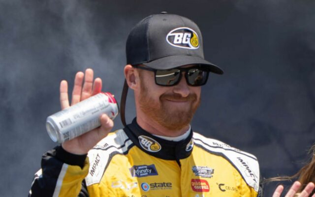 Jeb Burton, po havárii auta na Charlotte Motor Speedway - Source: Imagn