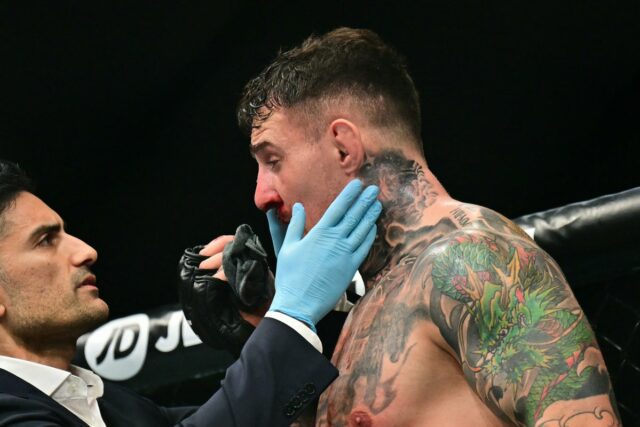 Tom Aspinall na UFC 321 kryje terapiu v zdravotníckom zariadení Miguel Delaney: Vo futbale