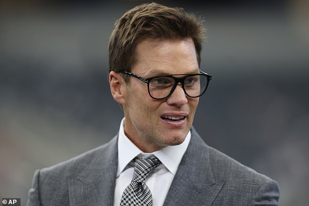 Tom Brady zaváhal, aby prežil na vzduchu, a nechal nasledovníkov Tom Brady omylom zhodil F-bombu počas priameho prenosu Foxu v nedeľu popoludní