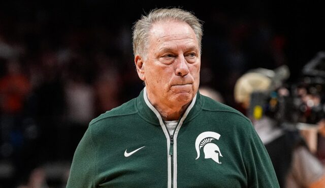 Tom Izzo roztrhol výber NCAA umožňujúci hráčom G Organizácie v univerzitnom kole 

