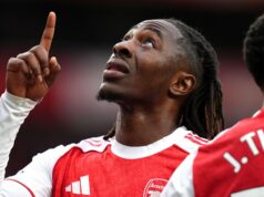 Eberechi Eze označil „špeciálnu“ hviezdu Arsenalu a „neuveriteľného“ Angličana za najpôsobivejších spoluhráčov Toolbox porazený (vložte opozíciu) 1-0, pretože Riceová etablovaná položka chráni výhru na spôsobe získania titulu Premier Organization (Draft)