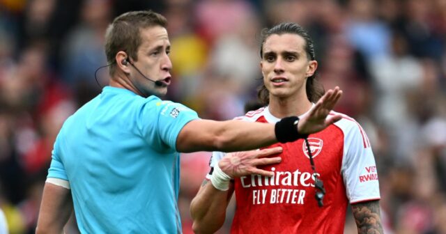 Riccardo Calafiori dostal v tejto sezóne tri rezervácie, ktoré hrajú pre Arsenal