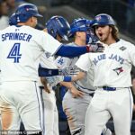Toronto Blue Jays sa ujalo vedenia vo Svetovej sérii po tom, čo v piatok zdolalo Dodgers