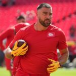 Travis Kelce zabuchne AJ Brown za výbuch uprostred neporazeného začiatku Eagles
