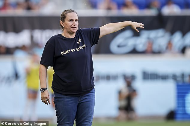 Trénerka ženského futbalu odhaľuje, že použila ChatGPT na vypracovanie taktiky Trénerka Seattle Reign Laura Harvey hovorí, že túto sezónu konzultovala taktiku s ChatGPT