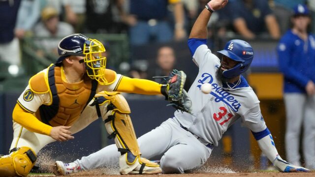 Tvorcovia úplní neuveriteľní dvojitá hra vs Dodgers 

