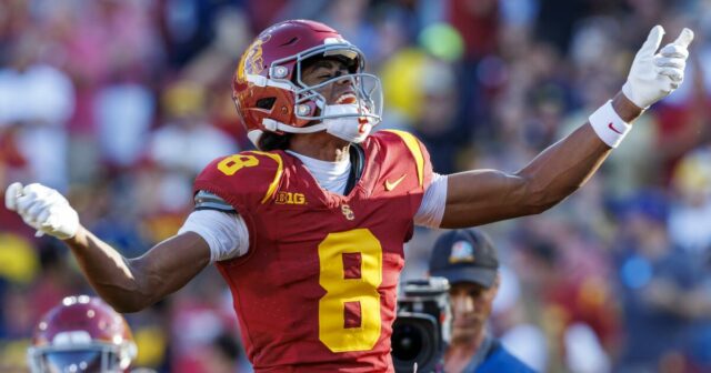 USC overuje, že je to výška play -off v ochrannej známke Michigan 

