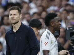 Alonso o výbuchu Viniciusa – „Nechceme, aby sa to opakovalo“ Úplne prvá debata medzi Viniciusom a Alonsom smerovala do Club Globe Mug