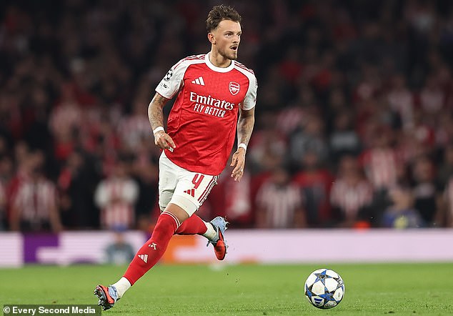 Uprostred zápasov majstra temnej mágie Arsenalu Bena Whitea: Skutočný dôvod, Ben White, krajný obranca Arsenalu za 50 miliónov libier, má v poslednej dobe ťažké začiatky