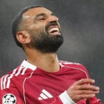 Mohamed Salah (FC Liverpool) sa pozerá počas skupinového zápasu Ligy majstrov medzi Eintrachtom Frankfurt a Liverpoolom FC v Deutsche Bank Park, Frankfurt, Nemecko, 22. októbra 2025. (Foto Ulrik Pedersen/NurPhoto cez Getty Images)
