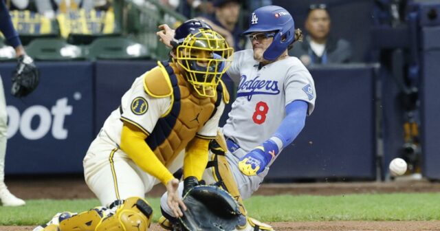 V tomto postseason sa porušenie Dodgers začína nižším 

