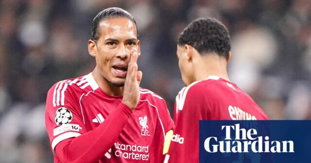Van Dijk odhalil, že po prehre s Manchestrom United|Liverpool zvolal tímovú konferenciu Liverpoolu 

