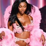 Victoria's Secret: Angel Reese, Suni Lee robia pozadie