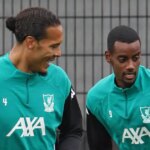 Kapitán Liverpoolu Virgil van Dijk a rekordná posila Alexander Isak