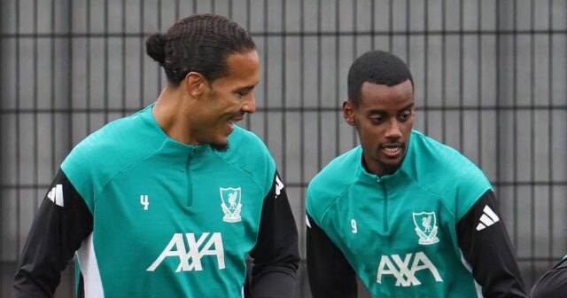 Kapitán Liverpoolu Virgil van Dijk a rekordná posila Alexander Isak