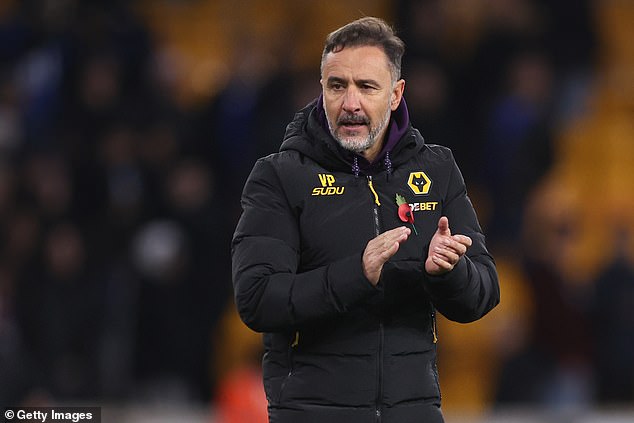 Vlci sa nevedia zbaviť svojho trápneho zabezpečenia a reptanie neutíchne Tlak na Vitora Pereiru naďalej stúpal po tom, čo Wolves v stredu prehrali s Chelsea 4:3