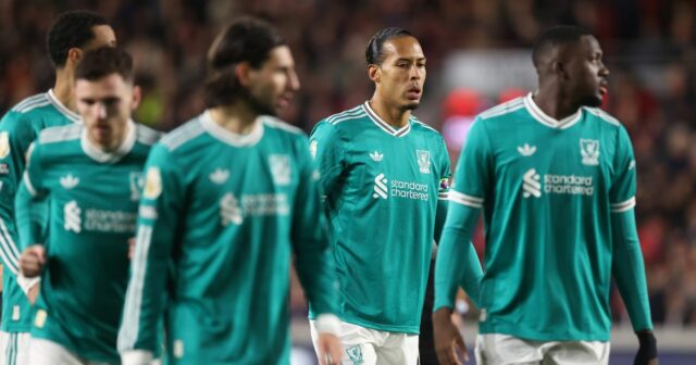 Liverpool stále hľadá odpovede, keďže sa jeho prehra predĺžila