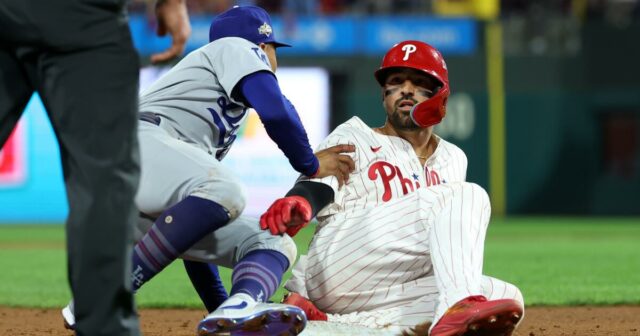 Vo vnútri Mookie Betts hrá telefonický hovor, ktorý vyhral NLDS Video Game 2 pre Dodgers 


