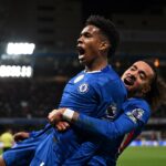 Vodič autobusového vozidla prepustený na použitie tričku Liverpoolu po tom, čo ho sledovali sledovatelia Chelsea